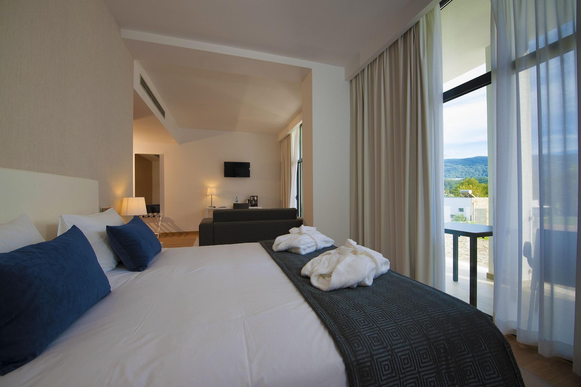 Hotel Parque Serra Da Lousa มิรานดา โด คอร์โว ภายนอก รูปภาพ